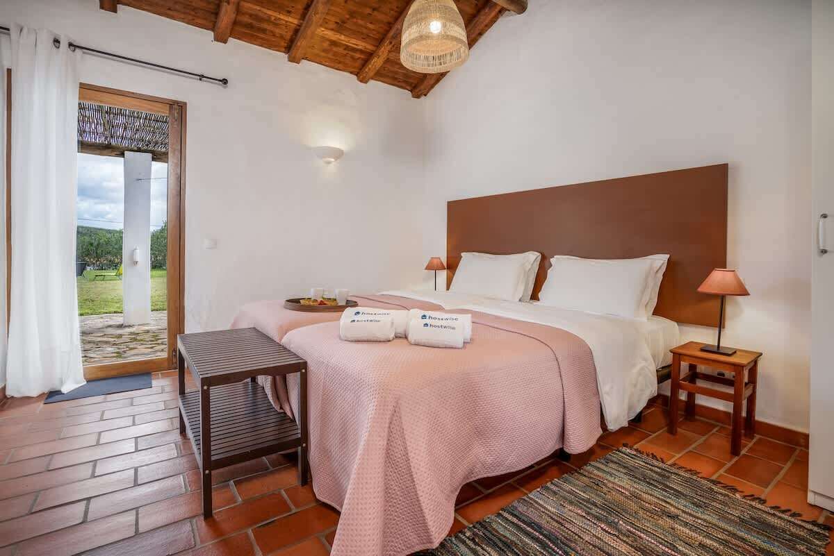 4 dormitorios, tabla de planchar con plancha, wifi y ropa de cama