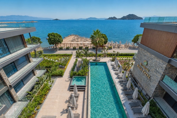 Private beach, sun loungers, beach umbrellas, beach volleyball