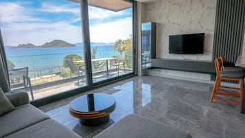 家庭公寓式客房 | 高档床上用品、办公桌、笔记本电脑工作区、遮光窗帘