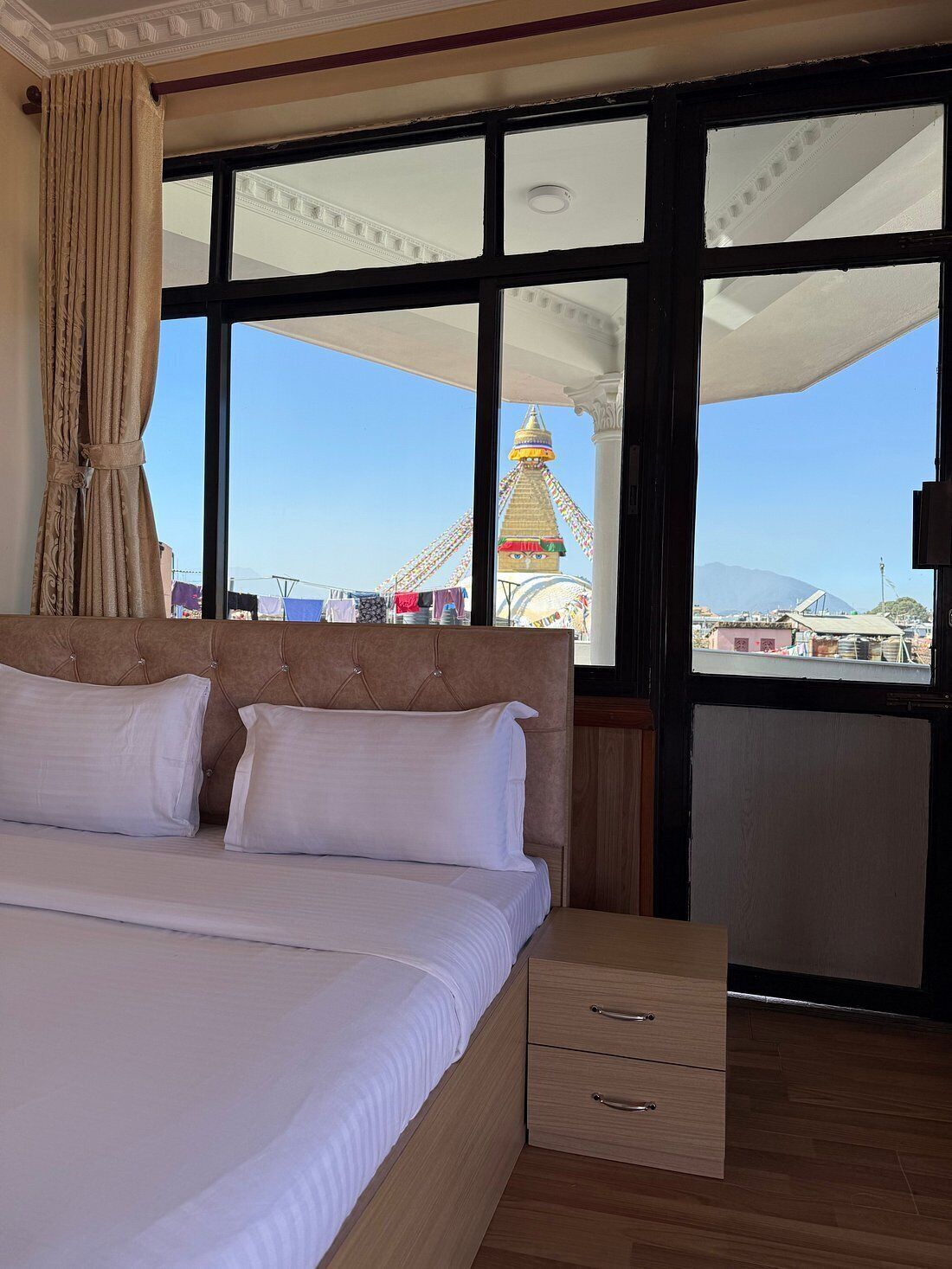 Deluxe-Zimmer, Balkon, Stadtblick | Individuell eingerichtet, Schreibtisch, laptopgeeigneter Arbeitsplatz