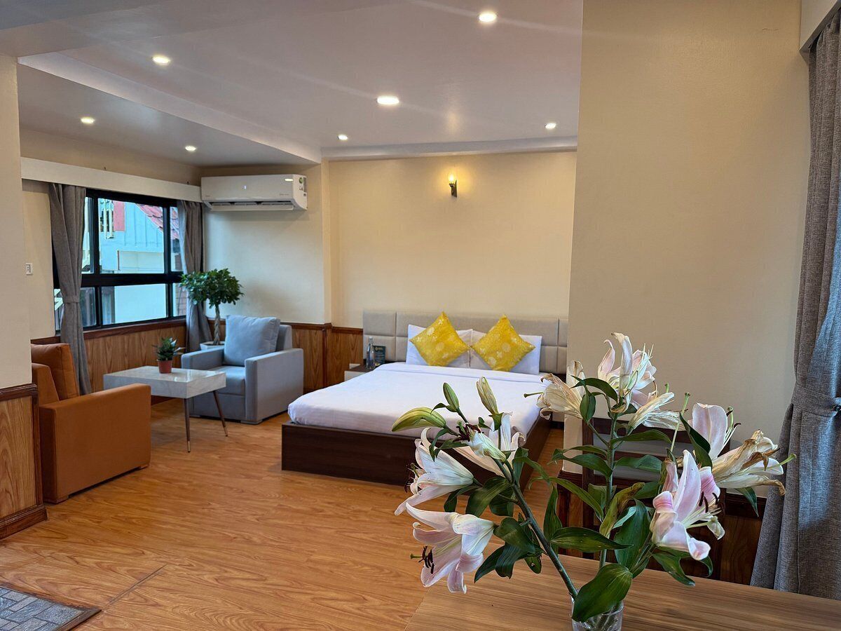 Standardzimmer | Individuell eingerichtet, Schreibtisch, laptopgeeigneter Arbeitsplatz