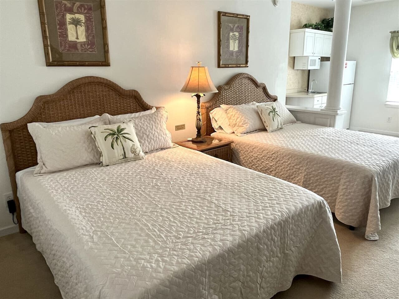 办公桌、熨斗/熨衣板、WiFi、床单