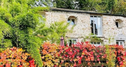 Chapel Barn, Bodmin - Sleeps 4, On-site Parking, Welcomes dogs