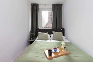 1 habitación, tabla de planchar con plancha, wifi y ropa de cama