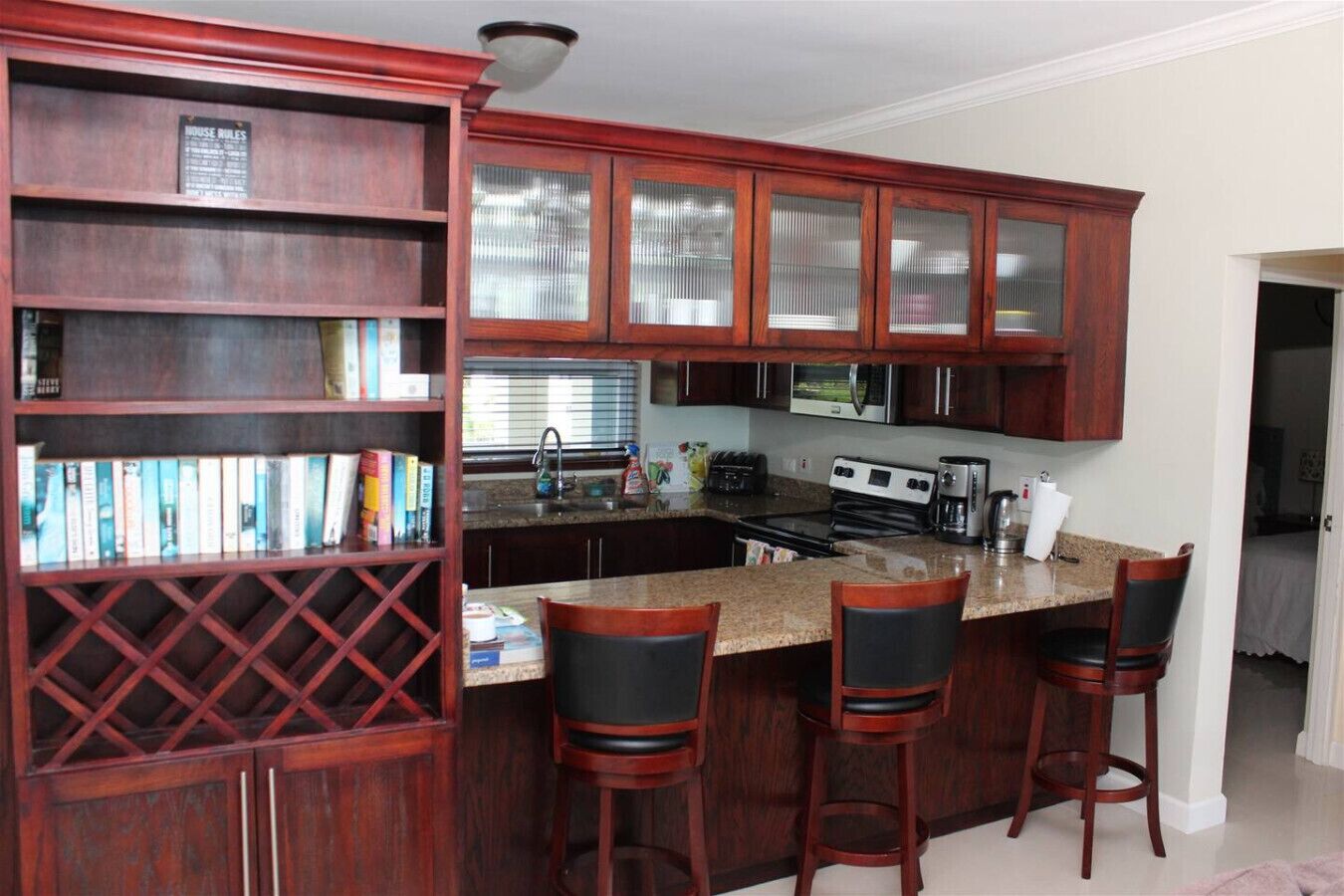 Coffee/tea maker, fridge, microwave, oven