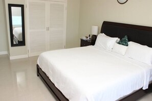 2 bedrooms, desk, iron/ironing board, WiFi
