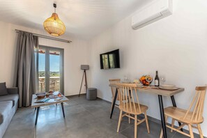 時尚別墅 | 客廳 | 36-吋平面電視、有線頻道、Netflix、串流服務