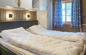 4 bedrooms, travel cot, free WiFi