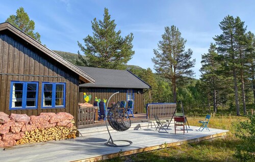 4 bedroom gorgeous home in Bjorli