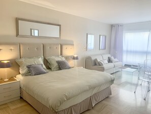 In-room safe, iron/ironing board, bed sheets