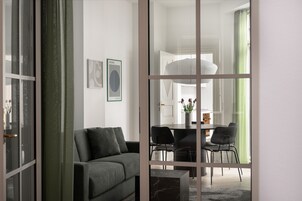 Apartamento exclusivo | Área de estar | Smart TV 45 polegadas com canais digitais, Netflix