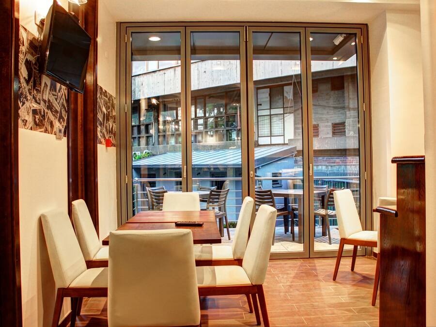 Televisor LCD de 32 polzades amb canals digitals