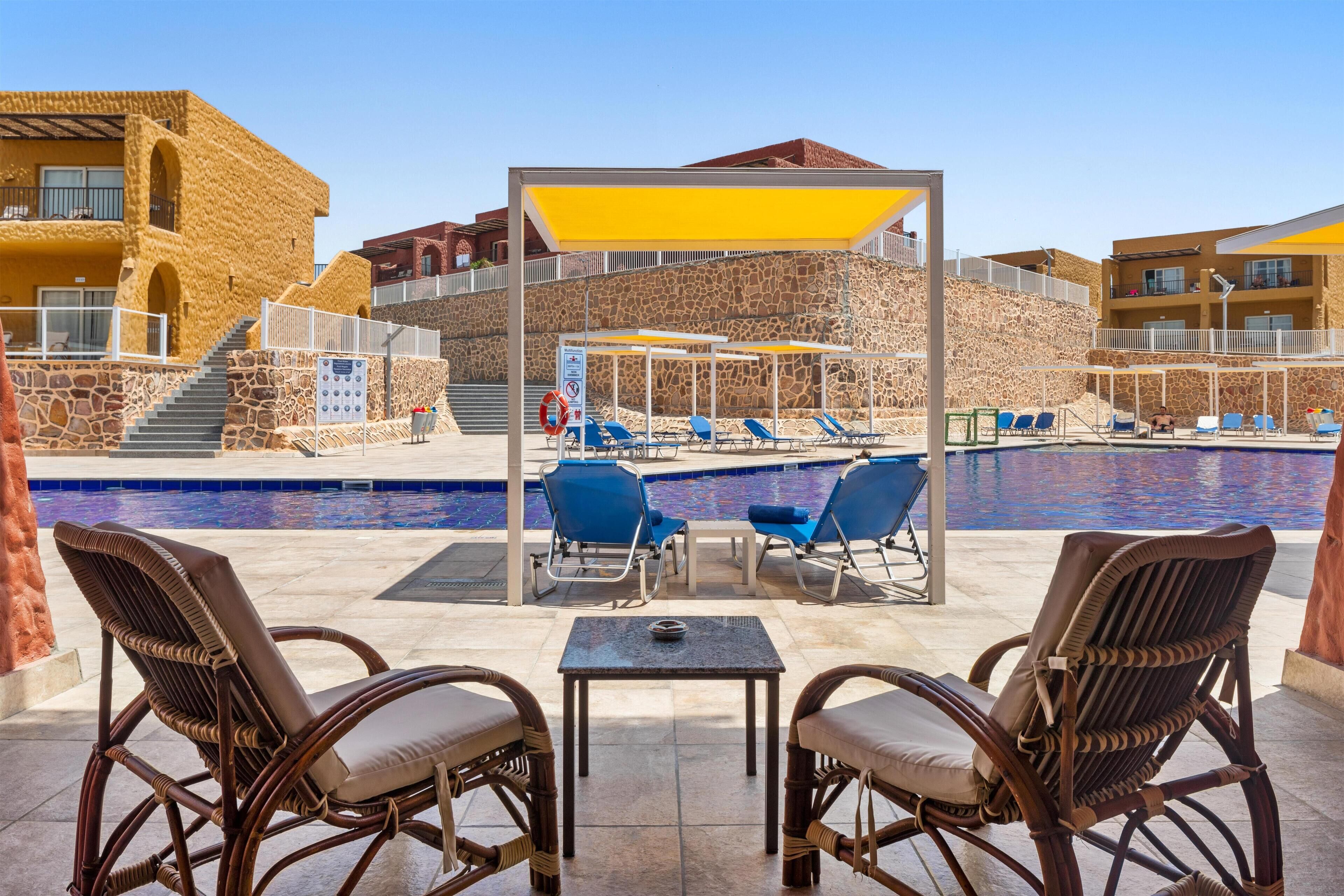 Luxe beddengoed, een minibar, een kluis op de kamer, een bureau