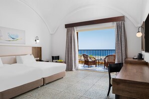 Hochwertige Bettwaren, Minibar, Zimmersafe, Schreibtisch