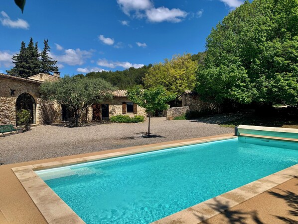 Outdoor pool, a heated pool - Ermitage Saint-quinis, Le Levant, Logde Eco-onde en Pleine Nature (Vaison-la-Romaine)