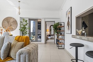 Smart TV - South Ridge retreat with Burj Khalifa view (Dubai)