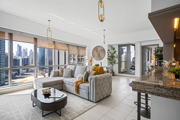 Smart TV - South Ridge retreat with Burj Khalifa view (Dubai)