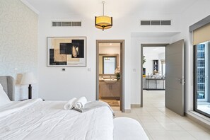 1 bedroom, iron/ironing board, free WiFi, bed sheets - South Ridge retreat with Burj Khalifa view (Dubai)