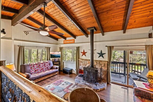 Télévision, chaîne hi-fi