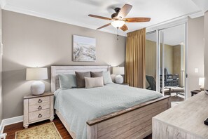 3 habitaciones, tabla de planchar con plancha y cuna de viaje 