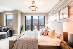 5 bedrooms, iron/ironing board, Internet, bed sheets - Brand New Luxury Amenities Frontgate Residence (Avon)