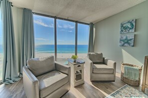 Interior - Edgewater 1-811~"Salt, Sunshine and Sandy Toes" (Panama City Beach)
