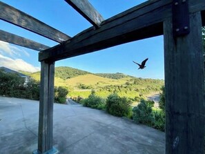 المنطقة المحيط ة بالمنشأة