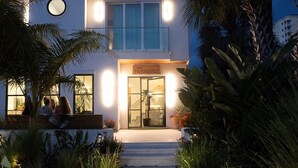 Exterior detail - Luxe Living: Private Heated Pool, STEPS to the beach (Jacksonville Beach)