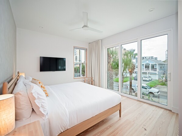 5 soverom, strykejern/-brett, reiseseng for barn og wi-fi (inkludert)