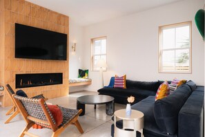 スマートテレビ、テーブルサッカー台