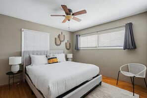 2 bedrooms, iron/ironing board, WiFi, bed sheets