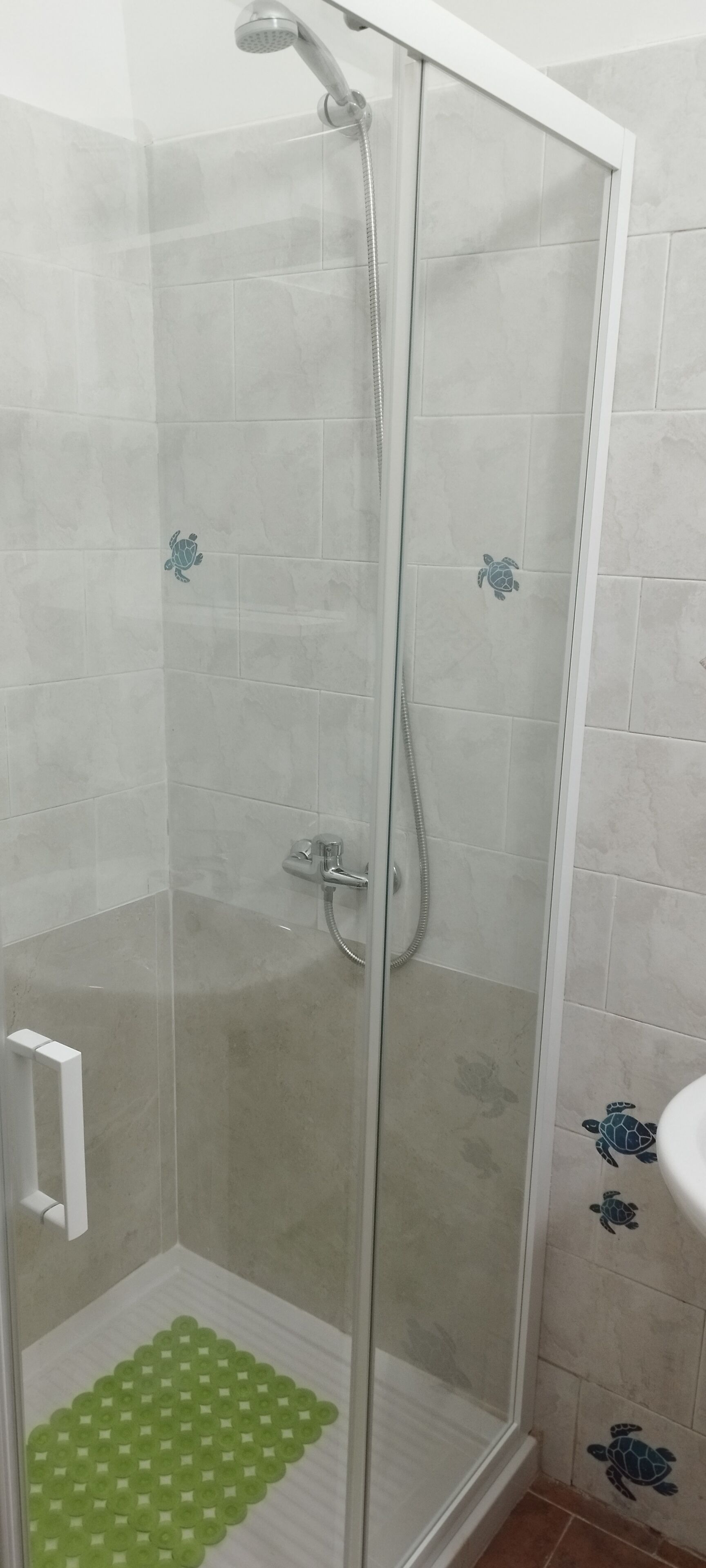 Doccia, asciugacapelli, bidet, asciugamani