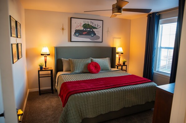 4 Schlafzimmer, Schreibtisch, Bügeleisen/Bügelbrett, Reisekinderbett