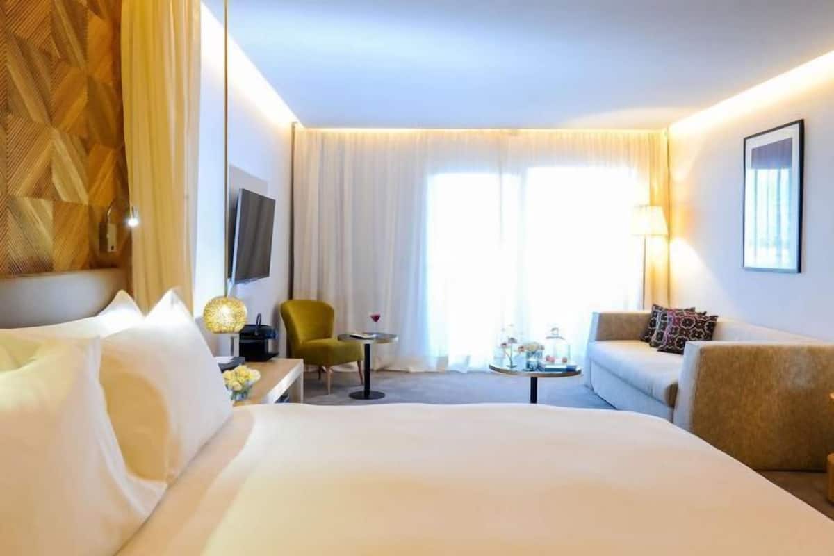 1 bedroom, premium bedding, down comforters, in-room safe