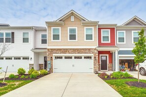 Apartment (3 Bedrooms) | Interior - Pool Access & Beach Shuttle: Millville Townhome! (Frankford)