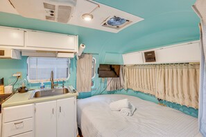 Apartment (1 Bedroom) | Interior - Dallas Vacation Rental w/ Private Deck! (Dallas)