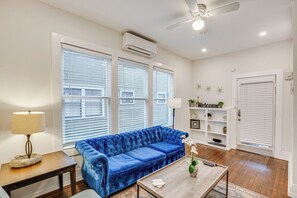 Apartment (1 Bedroom) | Interior - Dallas Vacation Rental w/ Private Deck! (Dallas)
