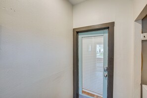 Interior - Dallas Vacation Rental w/ Private Deck! (Dallas)