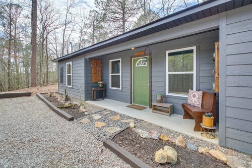 Tranquil Hot Springs Getaway Near Ouachita River!