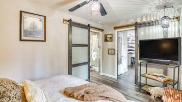 House (1 Bedroom) | Interior
