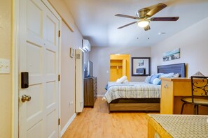 Bed sheets - El Paso Vacation Rental Studio, 7 Mi to Fort Bliss (El Paso)