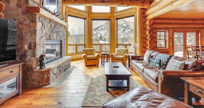 Spacious Frisco Home w/ Hot Tub & Mountain Views!