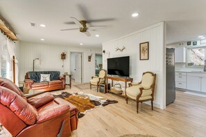 Cottage (2 Bedrooms) | Interior