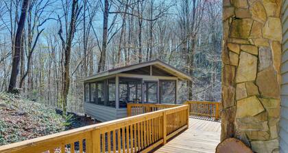 North Carolina Coupes Retreat w/ Deck & Grill!