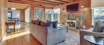 Henderson Cabin w/ Deck & Scenic Lake Views!