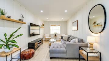 House (1 Bedroom) | Front of property