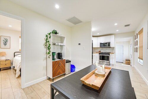 Modern Naples Duplex Home ~ 6 Mi to Beach!