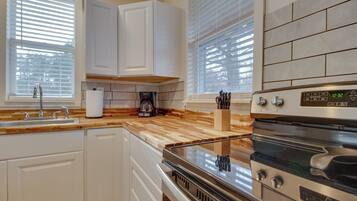 Apartment (0 Bedroom) | Interior