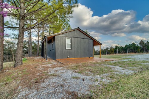 Cozy Henderson Studio - 2 Mi to Norfork Lake!