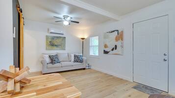 Apartment (0 Bedroom) | Interior